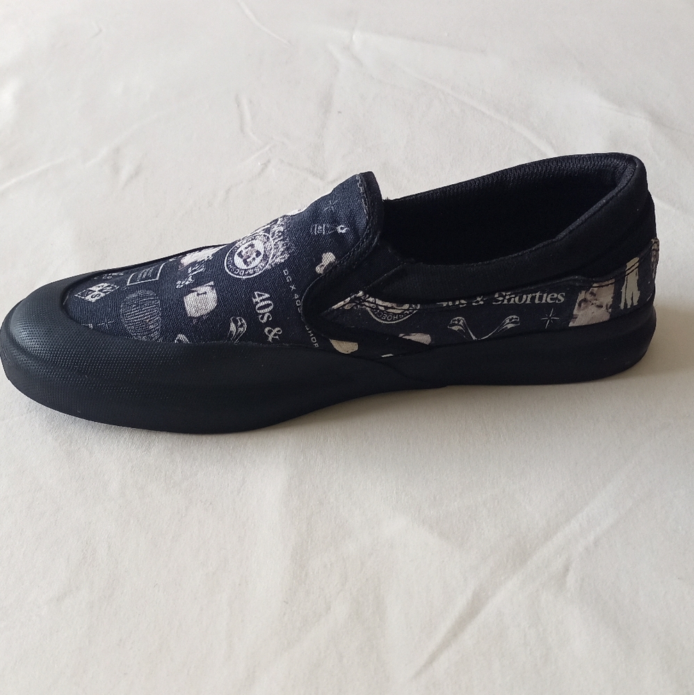 DC Shoes Size 8 men black & white